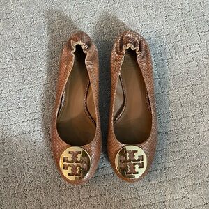 Tory Burch Tan Leather Flats with Gold Logo